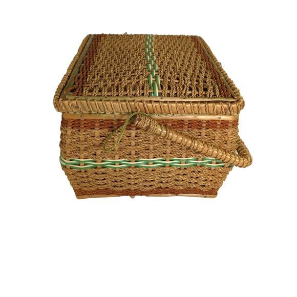 Vintage Woven Sewing Basket with Insert Seafoam Green Satin Lining - Picture 14 of 16